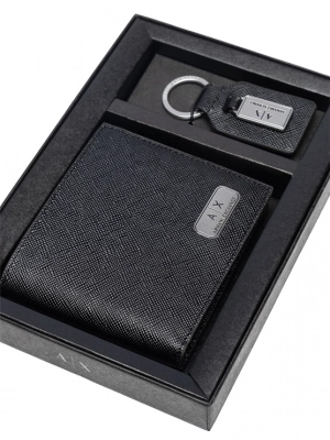 Подарочный набор портмоне и брелок из натуральной кожи с лого и надписью бренда Armani Exchange Подарочный набор портмоне и брелок из натуральной кожи с лого и надписью бренда Armani Exchange