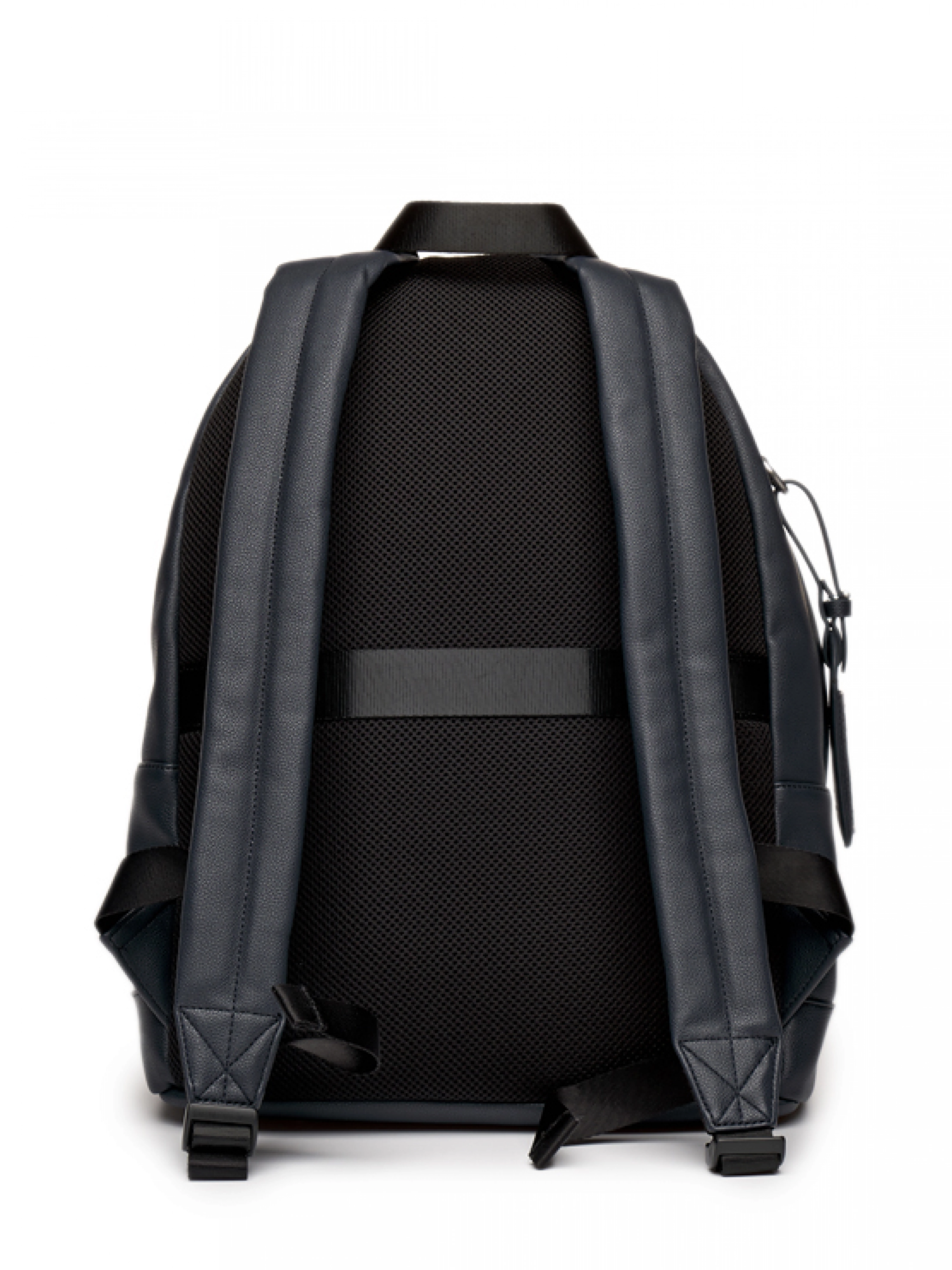 Рюкзак в темно-синем цвете с накладным карманом Armani Exchange