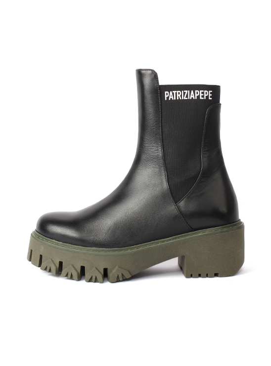 Кожаные черные ботинки челси с тракторной подошвой цвета хаки Patrizia Pepe