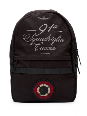 Рюкзак в чером цвете  с нашивками бренда Аeronautica Militare Рюкзак в чером цвете  с нашивками бренда Аeronautica Militare