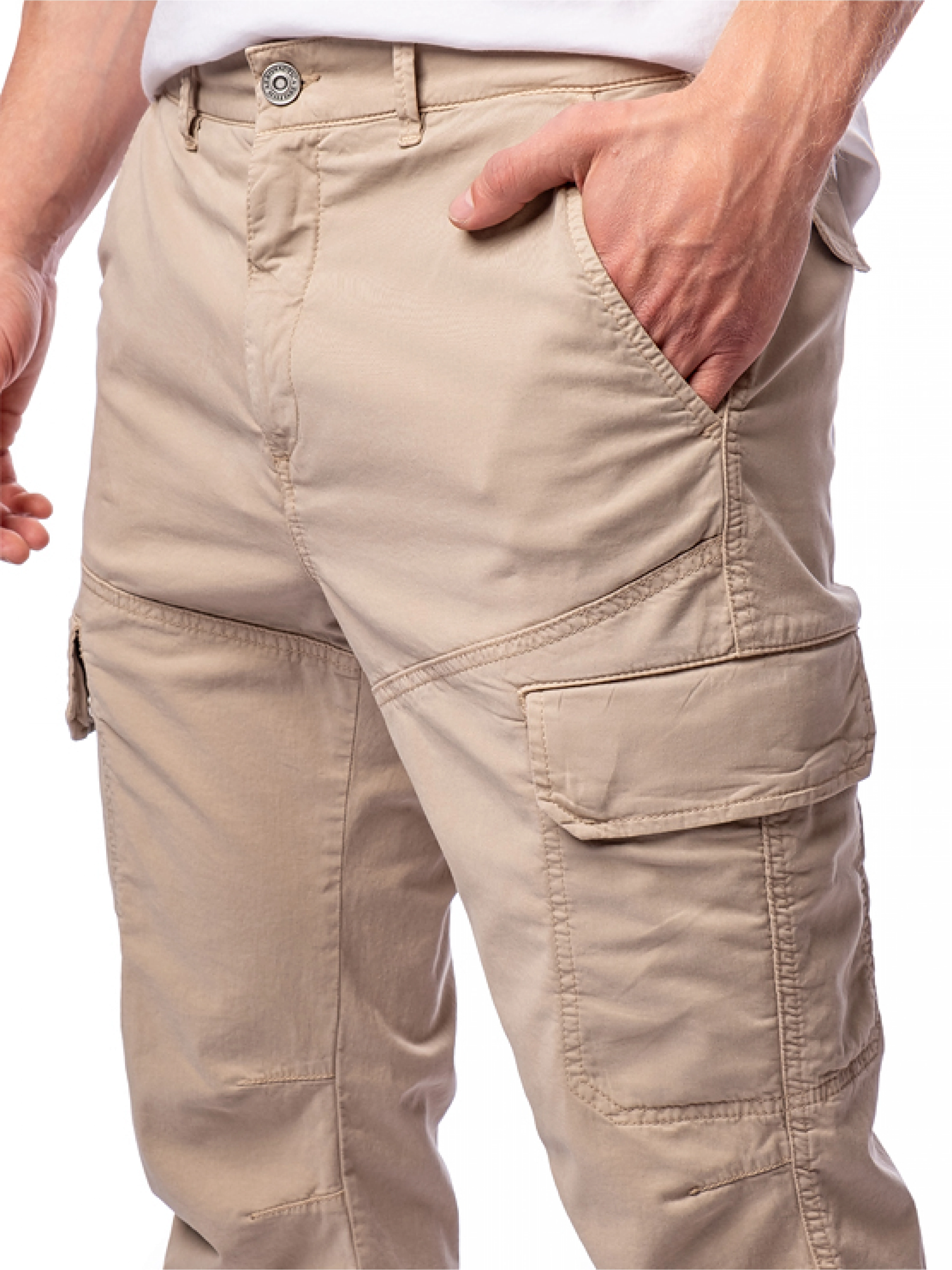 Брюки чинос из хлопка с прорезными карманами и патчем из эко кожи Aeronautica Militare