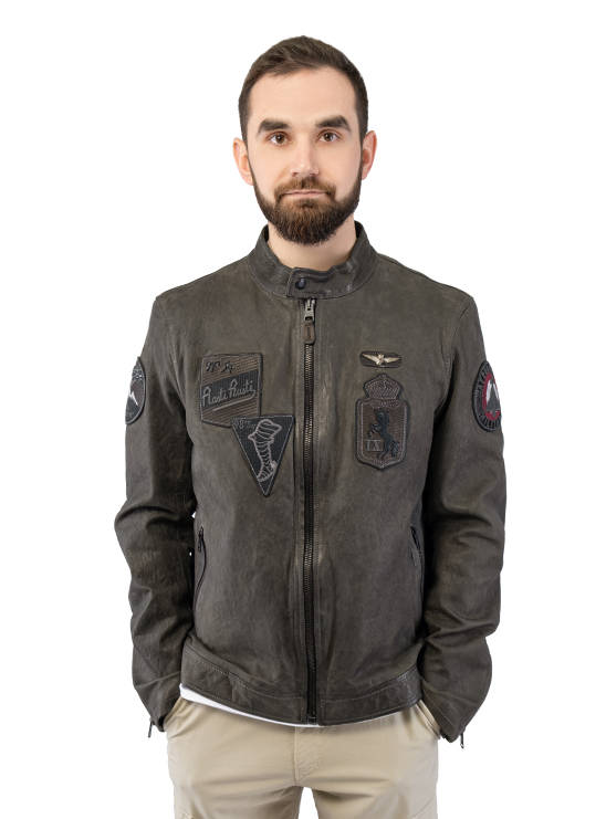 Кожаная куртка бомбер цвета хаки с потертостями и фирменными нашивками Aeronautica Militare