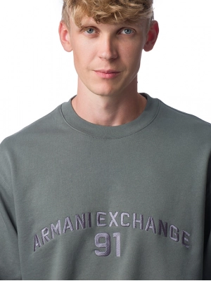 Свитшот зеленого цвета с надписью и годом основания бренда Armani Exchange