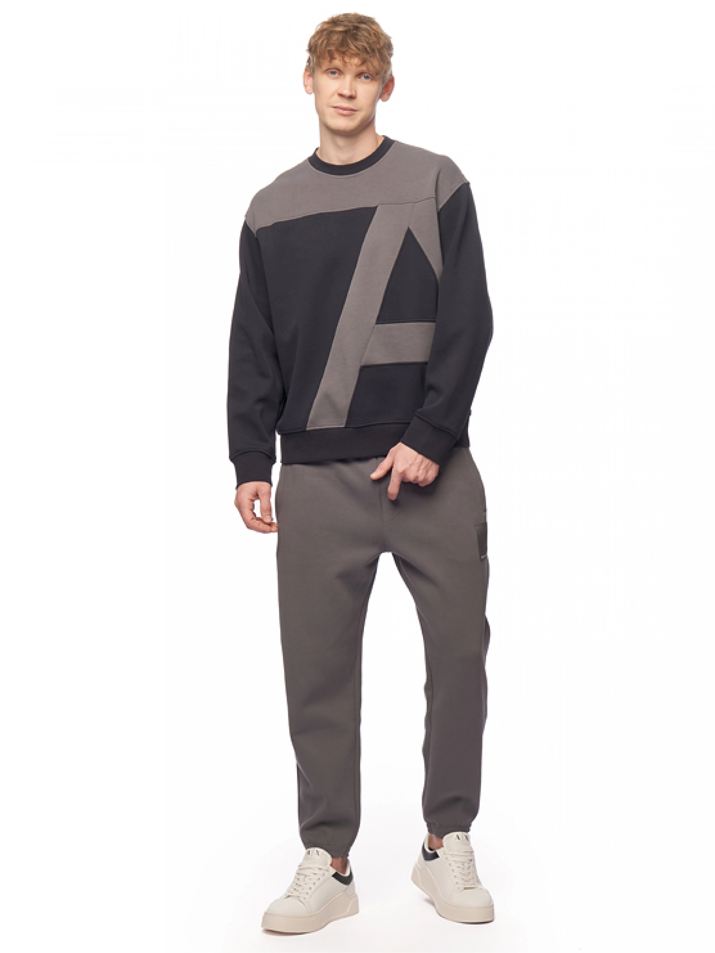 Трикотажные брюки в сером цвете на кулиске Armani Exchange