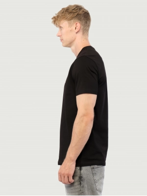 Футболка Armani Exchange в черном цвете с принтом на груди
