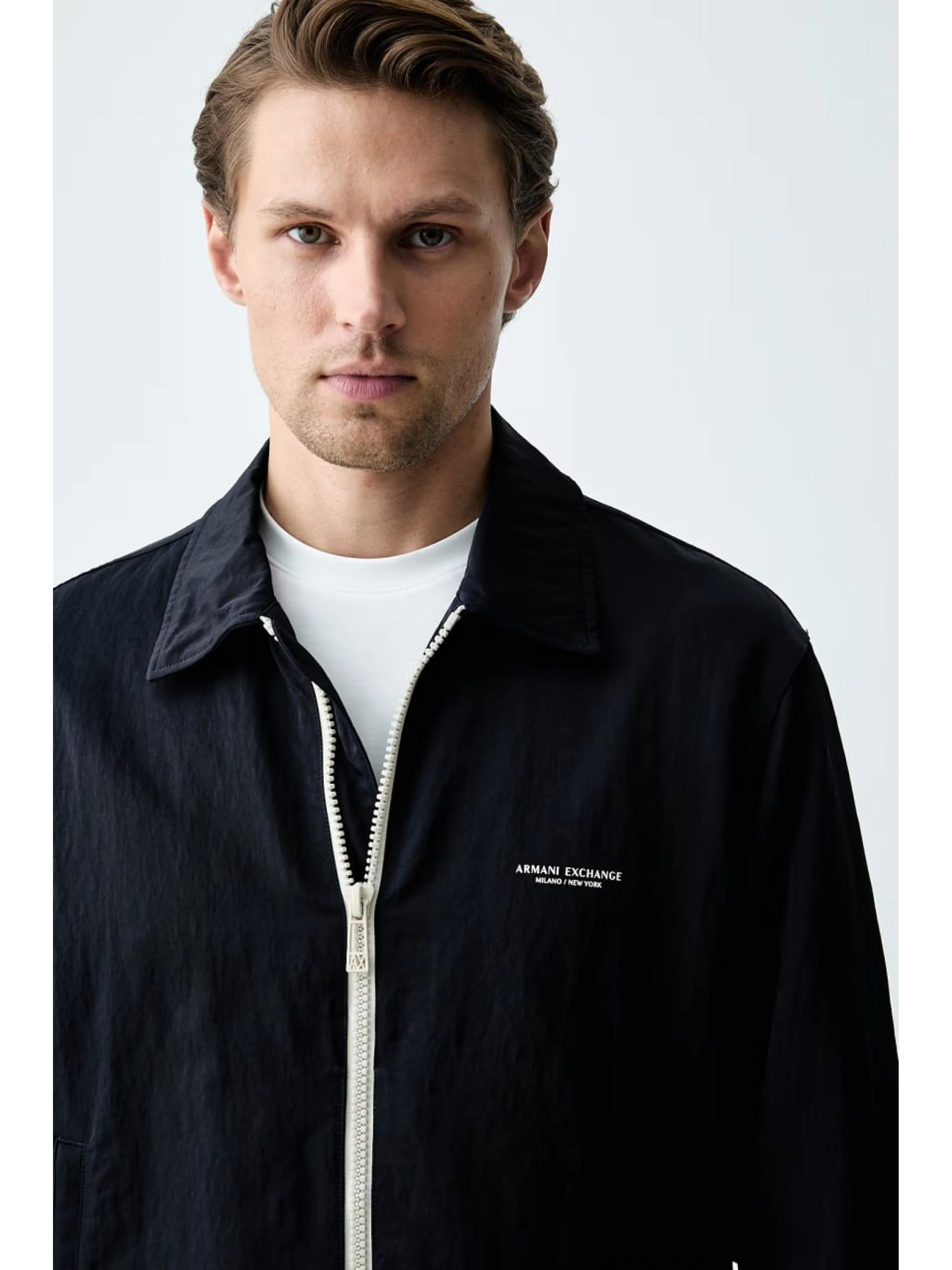 Тёмно-синяя демисезонная куртка Armani Exchange