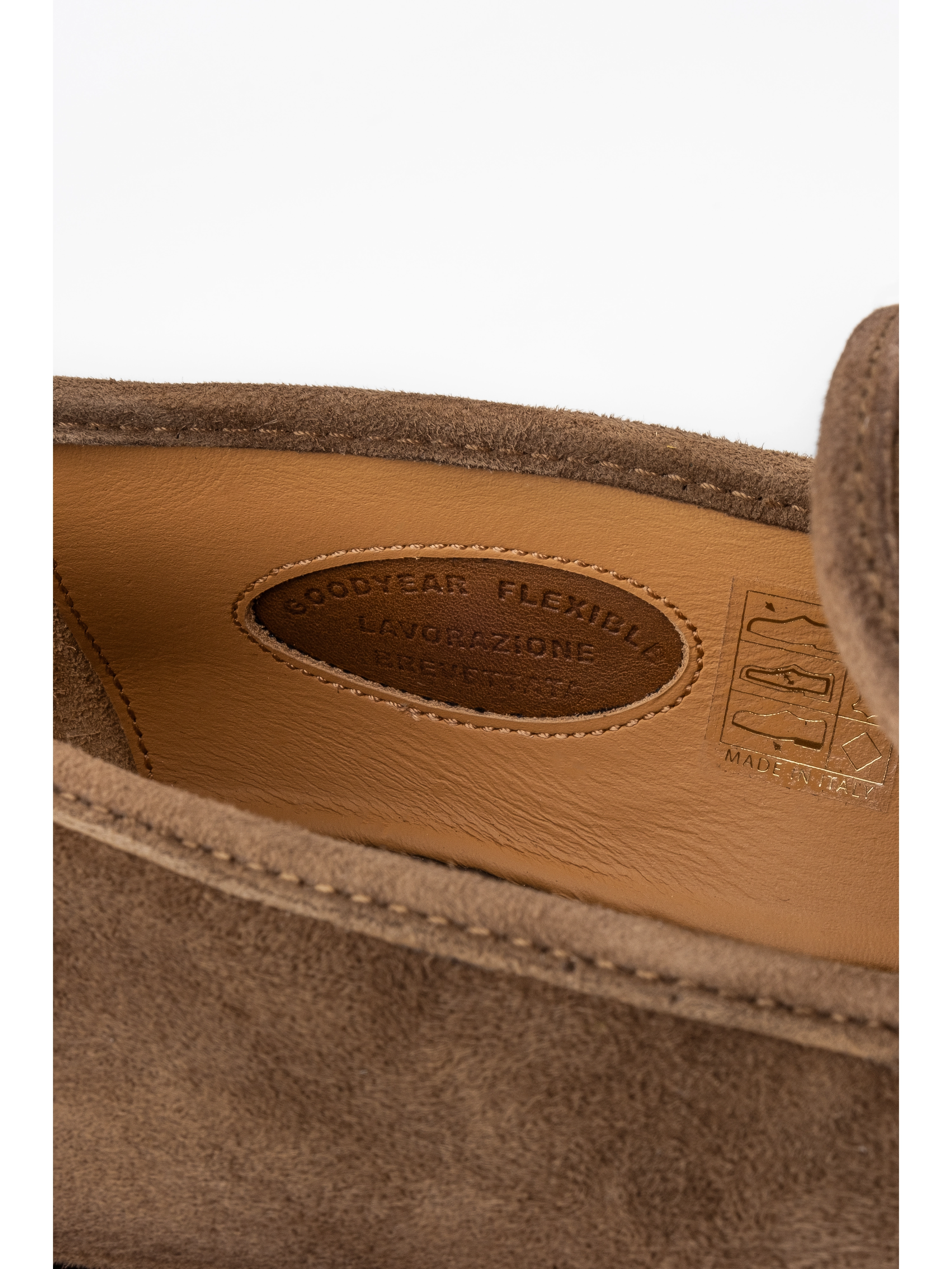 Кожаные туфли-лоферы Fabi в коричневом цвете из натуральной замши