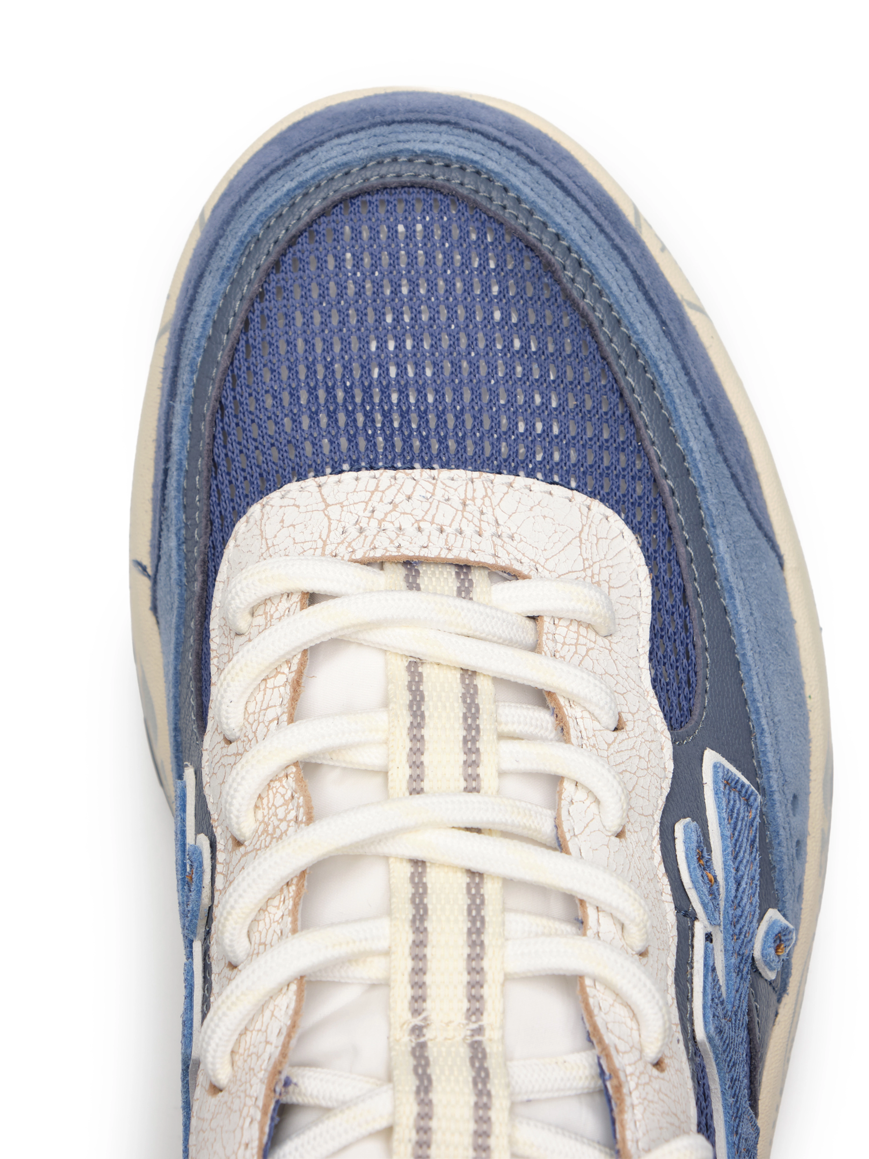 Перфорированные кеды в синем цвете Premiata NOUS8067 на белой подошве с контрастными шнурками