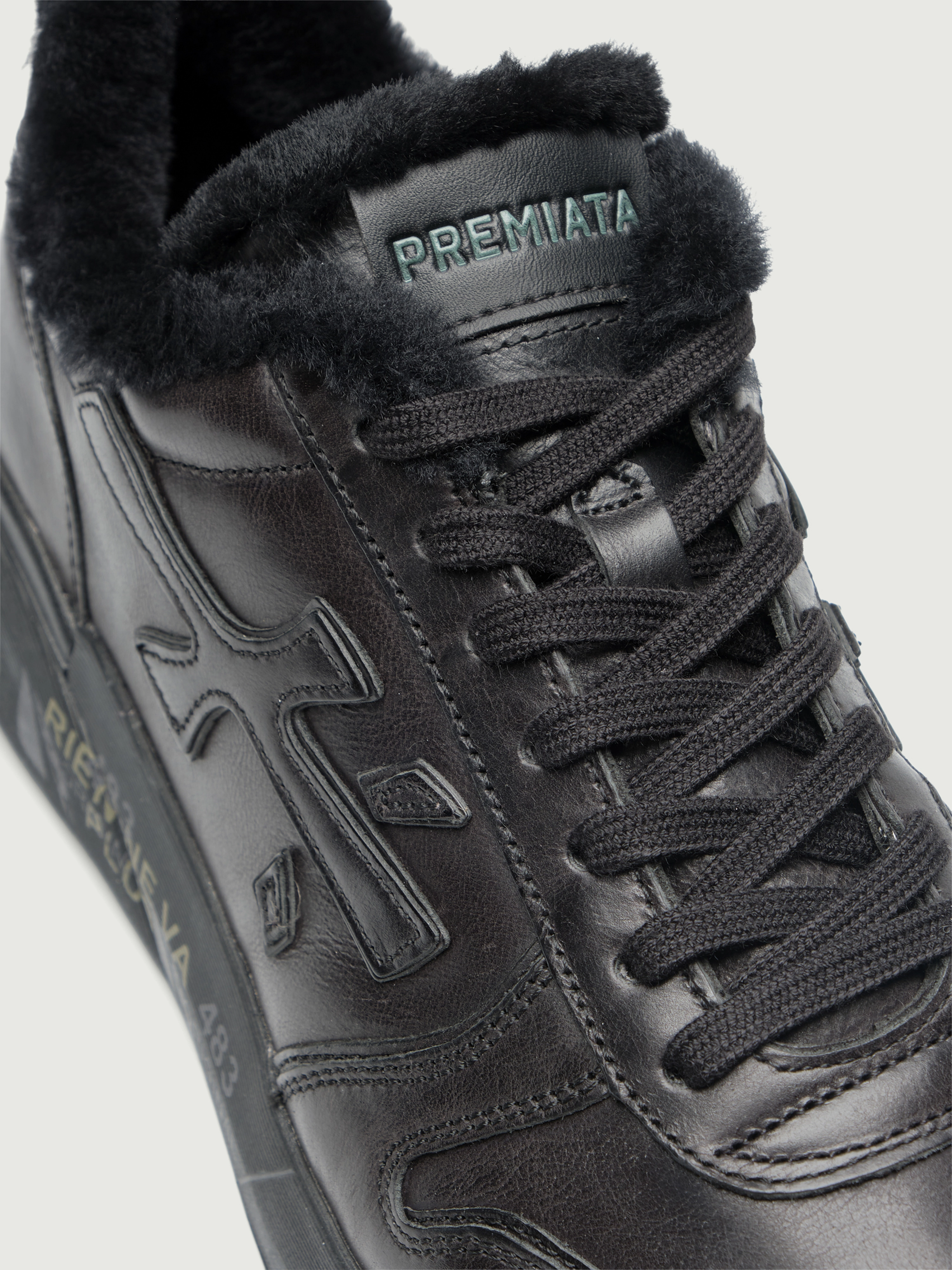 Зимние кроссовки мужские Premiata MICK1453NM в черном цвете с мехом в цвет Зимние кроссовки мужские Premiata MICK1453NM в черном цвете с мехом в цвет