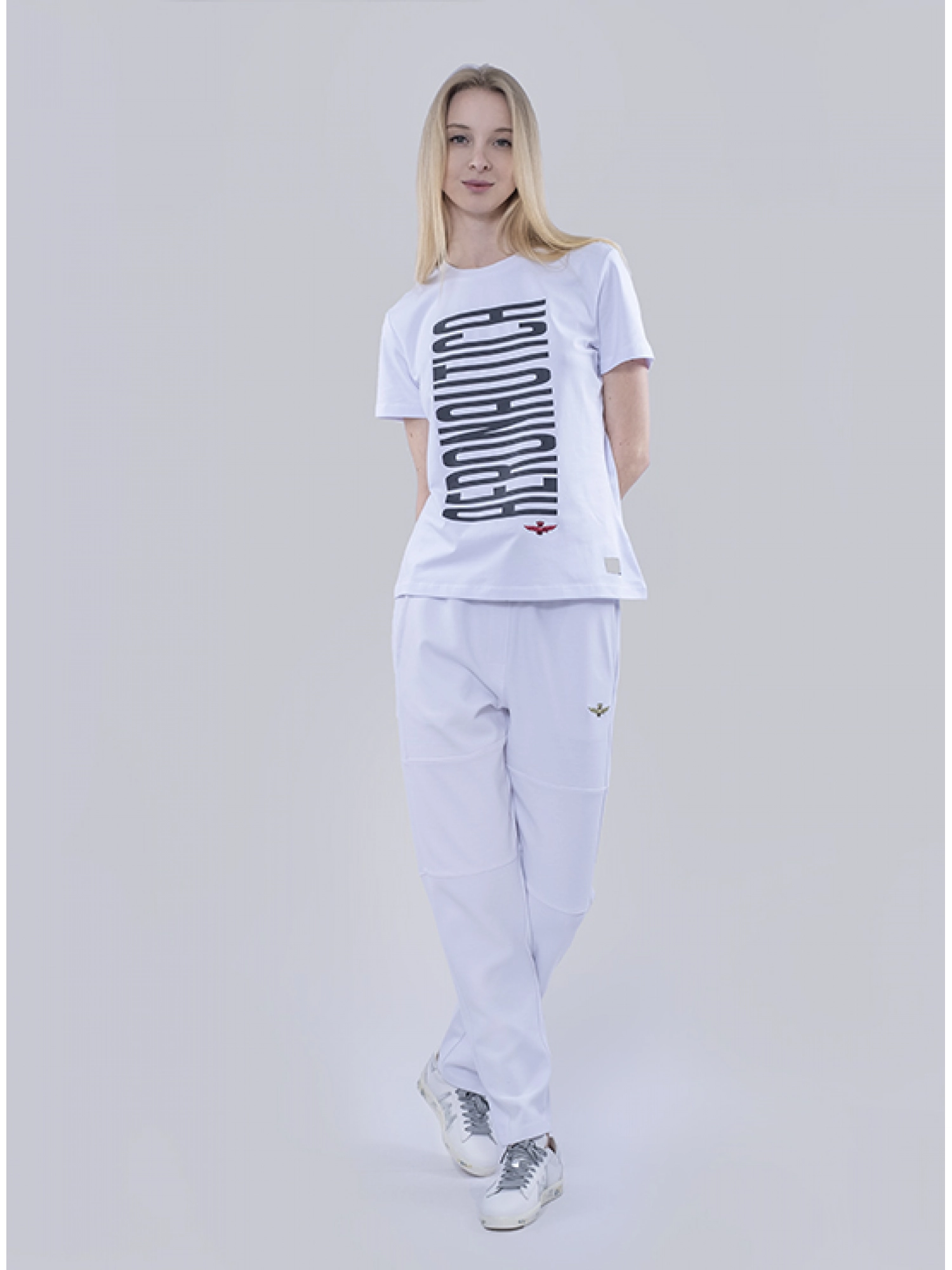 Спортивные брюки-джоггеры Aeronautica Militare с контрастными вставками в белом цвете