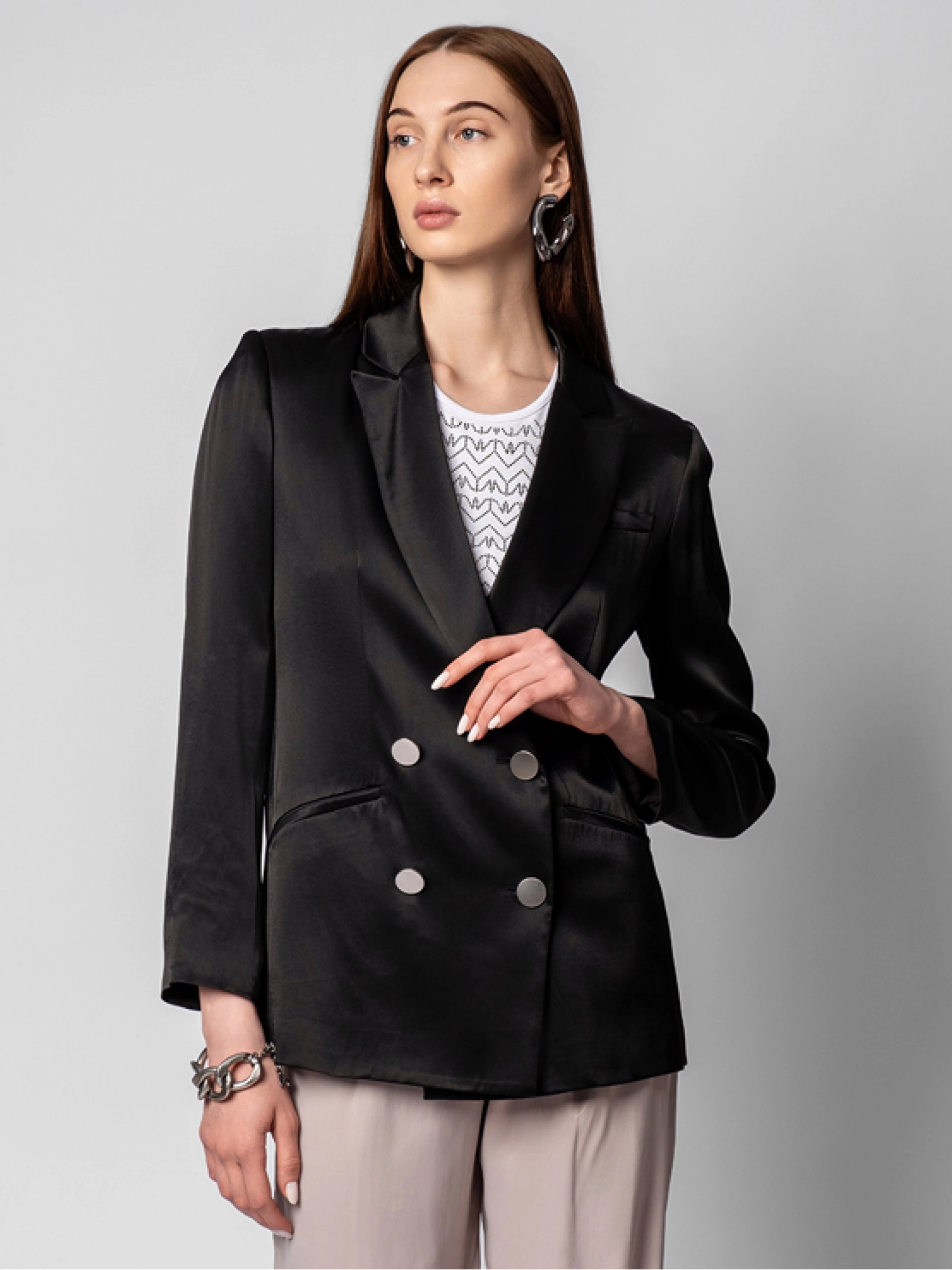 Пиджак Armani Exchange в черном цвете на пуговицах свободного кроя