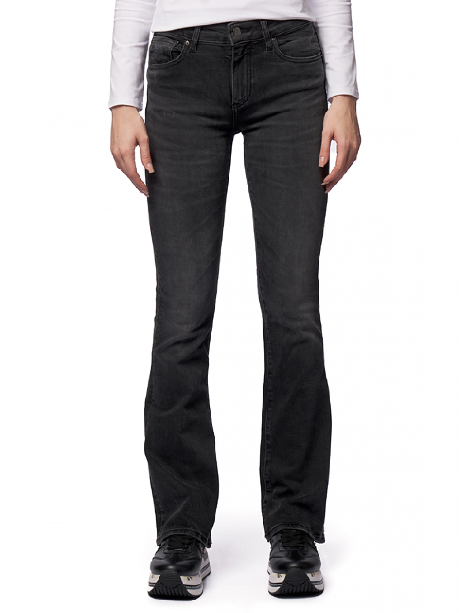 Джинсы Armani Exchange в черном цвете зауженого кроя с расширением к низу на высокой посадке