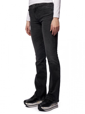 Джинсы Armani Exchange в черном цвете зауженого кроя с расширением к низу на высокой посадке