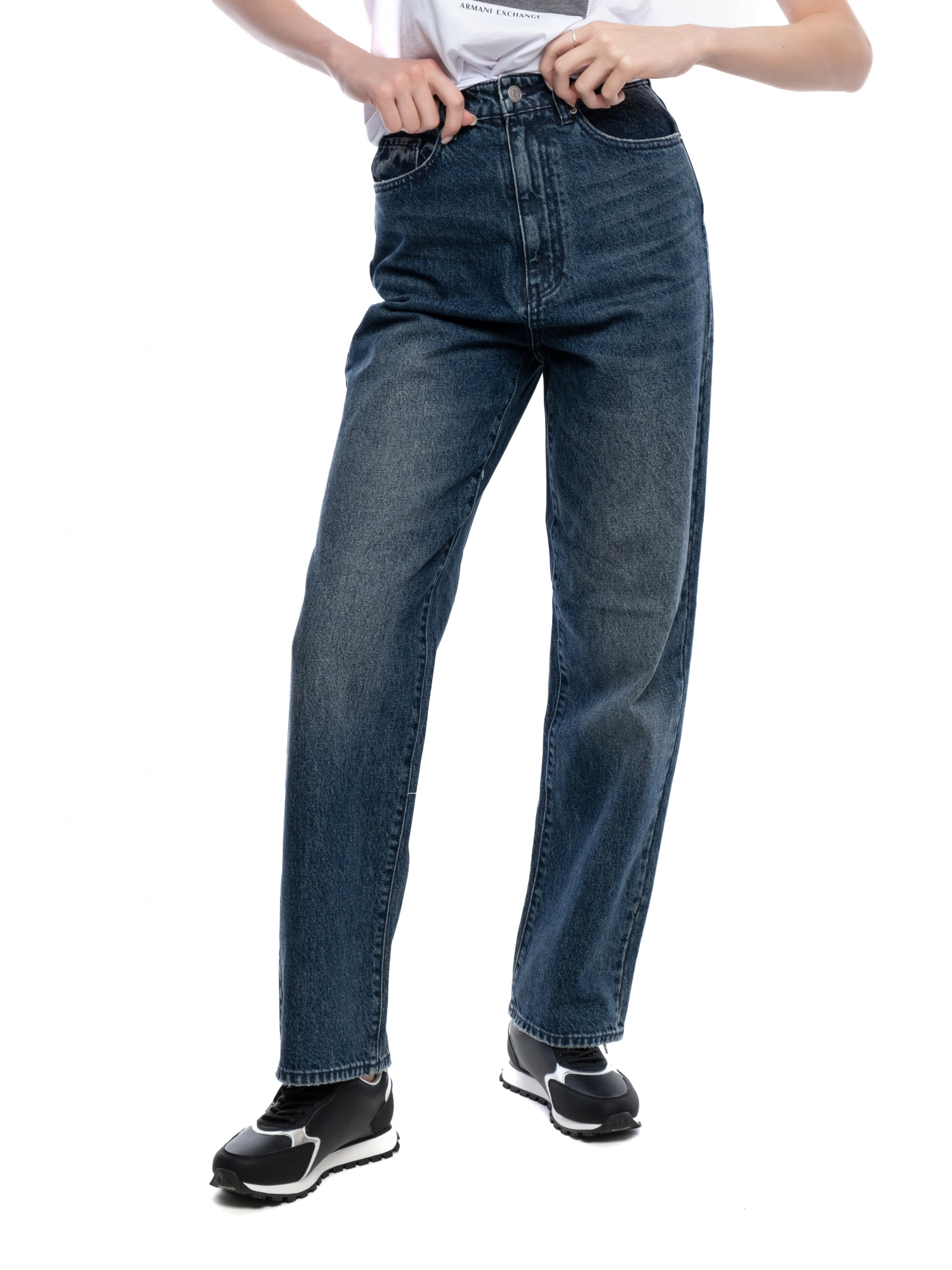 Джинсы в синем цвете Armani Exchange свободного кроя на высокой посадке