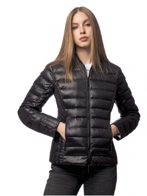 Куртка Armani Exchange приталенного кроя в черном цвете с натуральным наполнителем