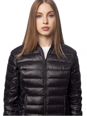 Куртка Armani Exchange приталенного кроя в черном цвете с натуральным наполнителем