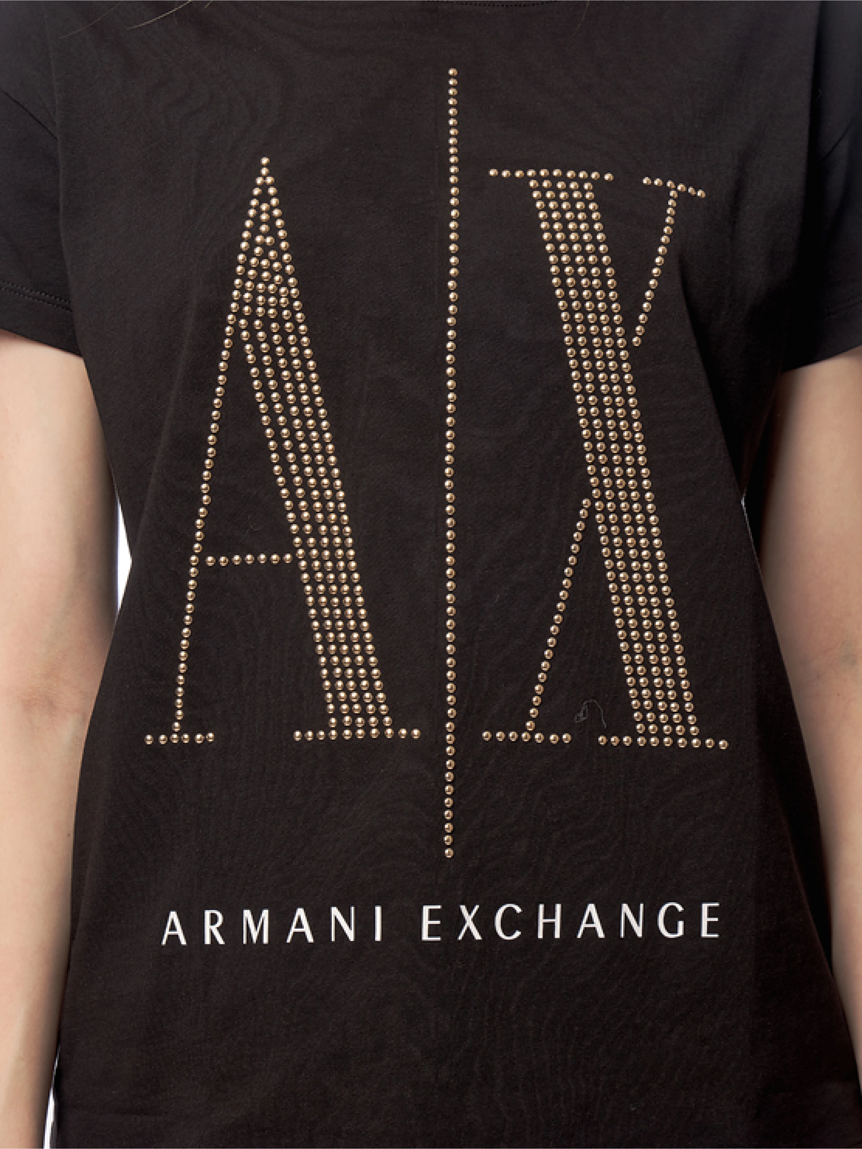 Футболка в черном цвете с лого бренда на груди Armani Exchange Футболка в черном цвете с лого бренда на груди Armani Exchange