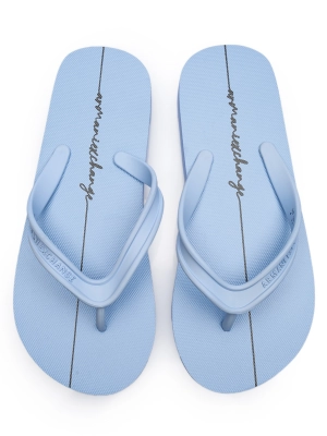 Сланцы голубого цвета с надписью лого бренда Armani Exchange