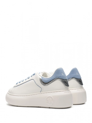 Кожаные кеды белого цвета с голубыми вставками и на высокой подошве Armani Exchange Кожаные кеды белого цвета с голубыми вставками и на высокой подошве Armani Exchange