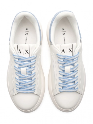 Кожаные кеды белого цвета с голубыми вставками и на высокой подошве Armani Exchange Кожаные кеды белого цвета с голубыми вставками и на высокой подошве Armani Exchange