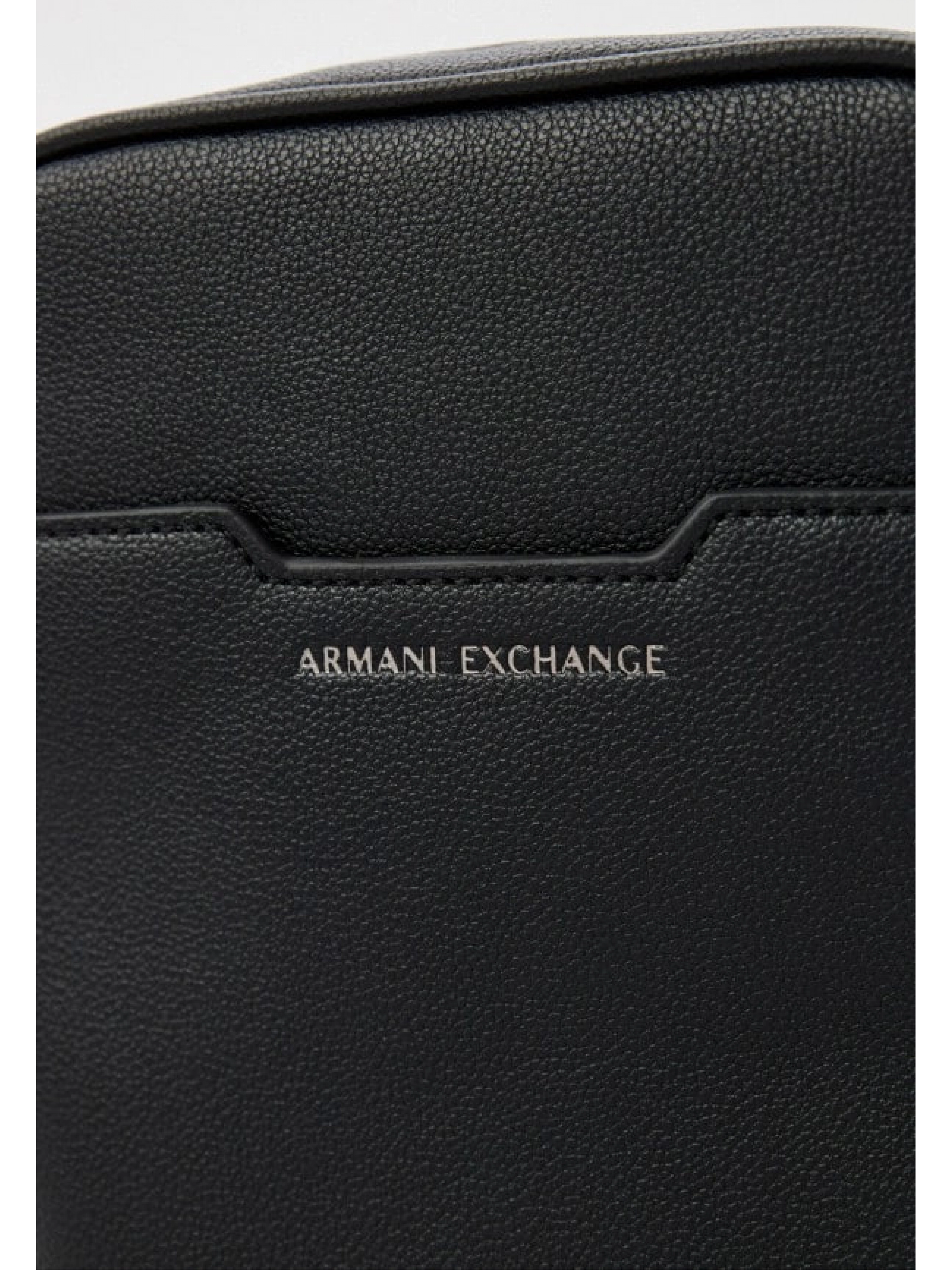 Мусжкая сумка черного цвета Armani Exchange