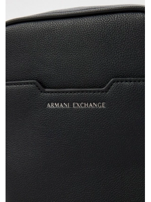 Мусжкая сумка черного цвета Armani Exchange