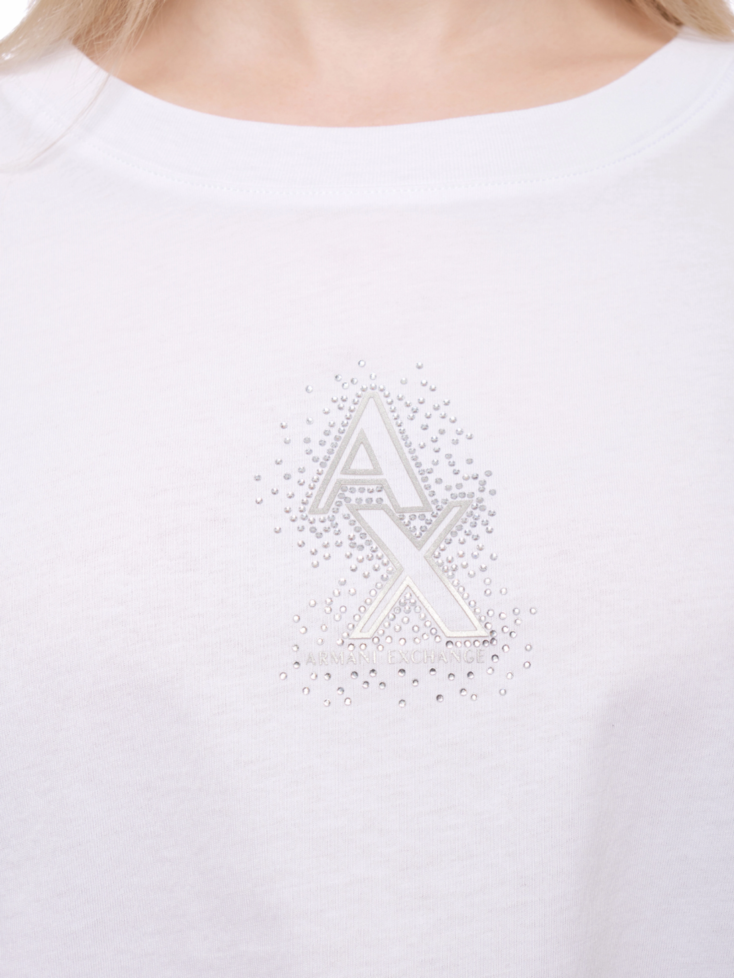 Футболка кроп в белом цвете свободного кроя с логотипом Armani Exchange Футболка кроп в белом цвете свободного кроя с логотипом Armani Exchange