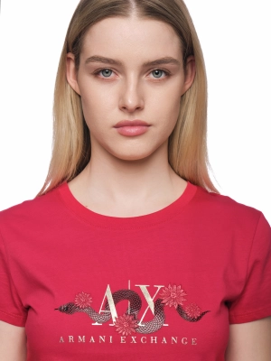 Футболка с круглым вырезом в красном цвете приталенного  кроя с логотипом Armani Exchange