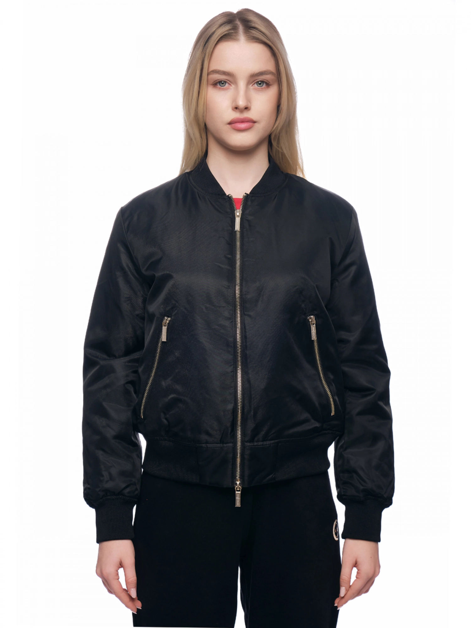 Куртка в черном цвете с боковыми карманами на молнии и резинками на поясе и горловине Armani Exchang