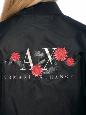 Куртка в черном цвете с боковыми карманами на молнии и резинками на поясе и горловине Armani Exchang