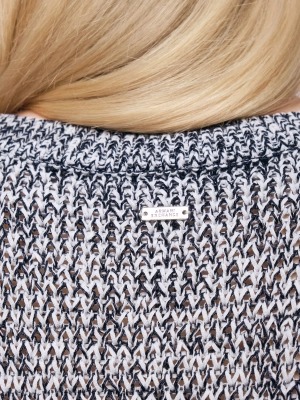 Футболка из плотного трикотажа в сером цвете свободного кроя Armani Exchange