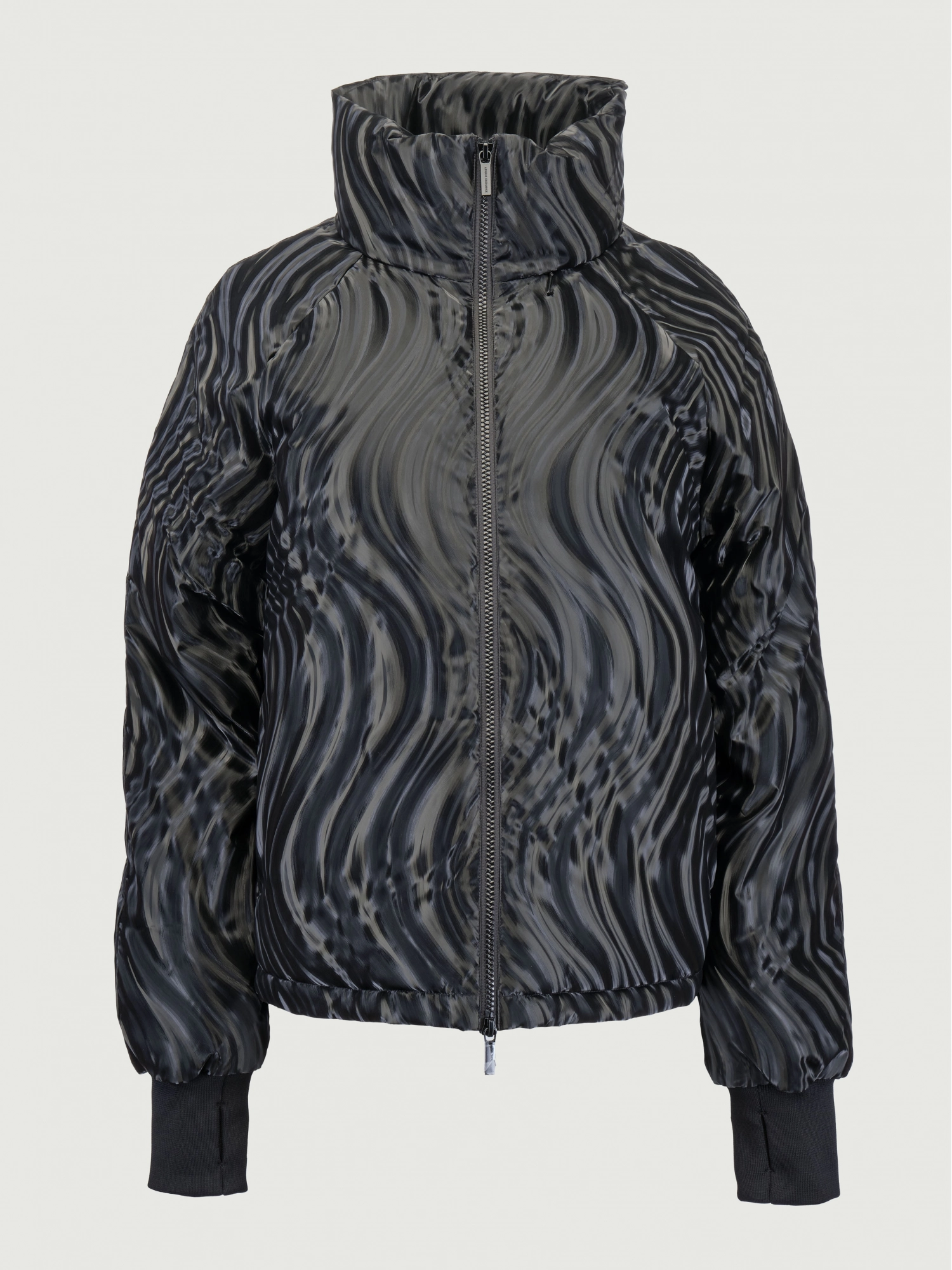 Куртка прямого кроя в черном цвете с принтом Armani Exchange Куртка прямого кроя в черном цвете с принтом Armani Exchange