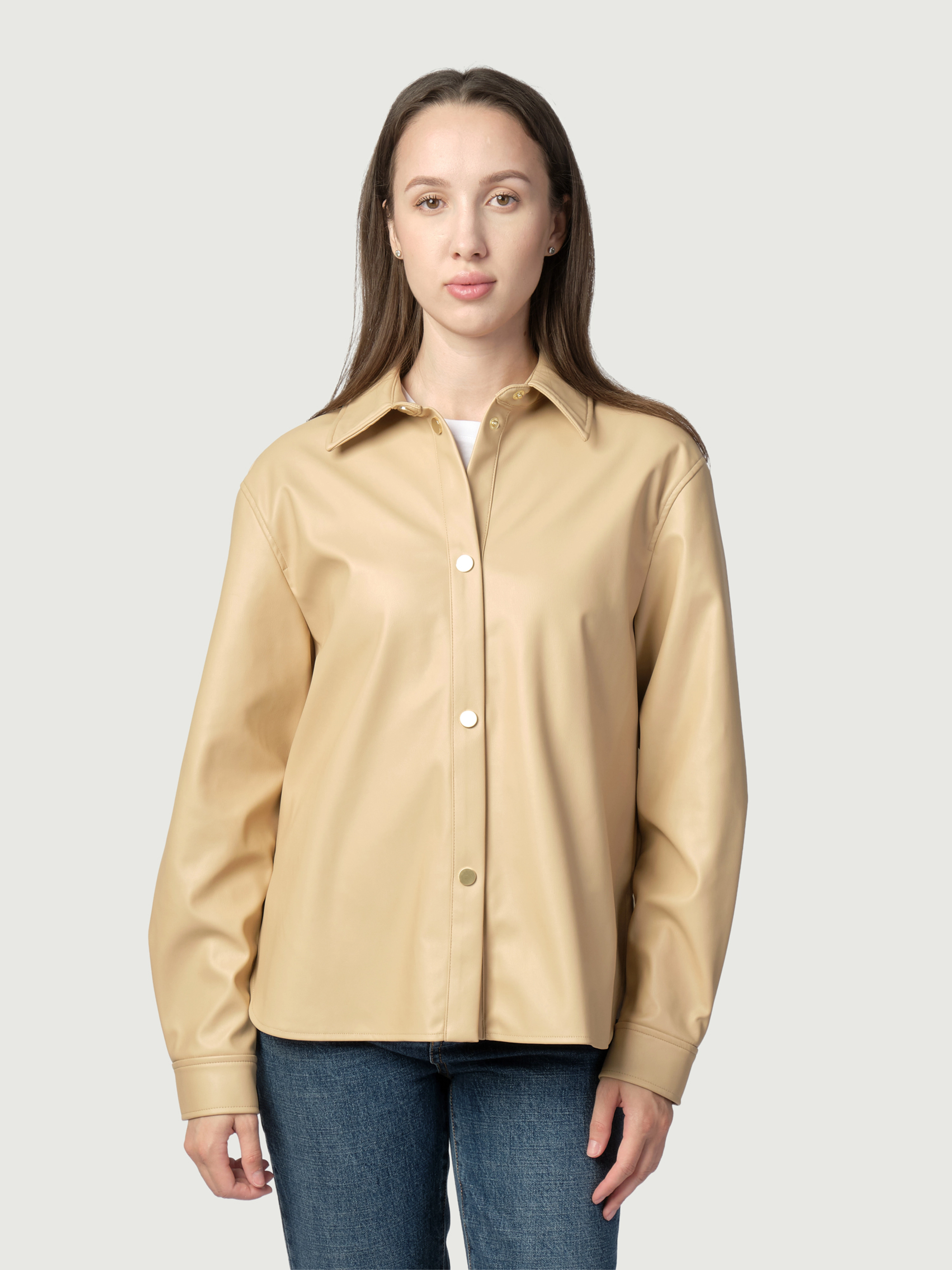 Рубашка из эко-кожи Armani Exchange в бежевом цвете на металлических пуговицах