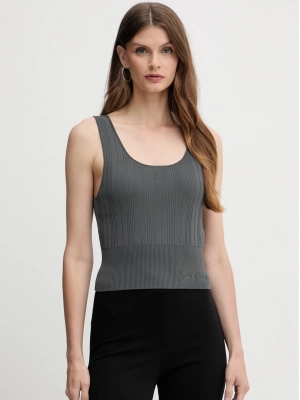 Топ серого цвета Armani Exchange выполнена из эластичного трикотажа.