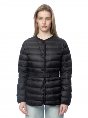Стёганая куртка в черном цвете приталенного кроя Armani Exchange