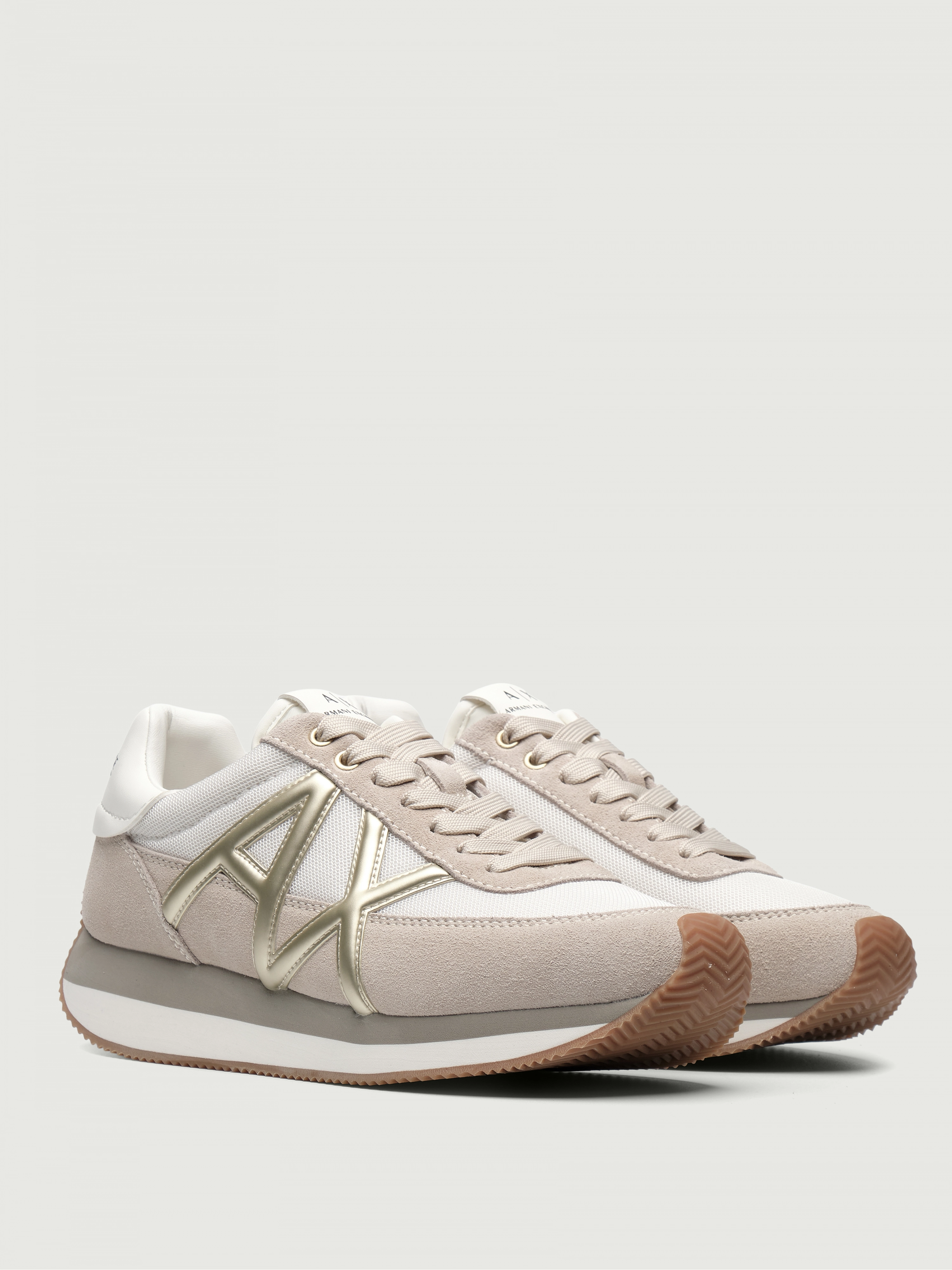 Кроссовки Armani Exchange в комбинированной расцветке с золотыми вставками лого бренда Кроссовки Armani Exchange в комбинированной расцветке с золотыми вставками лого бренда