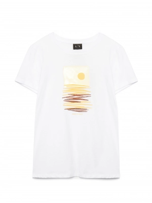 Футболка в белом цвете  Armani Exchange с принтом на груди