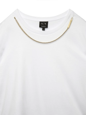 Белая футболка Armani Exchange с золтой цепочкой
