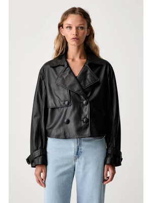 Чёрная куртка Armani Exchange – из натуральной кожи, двубортная
