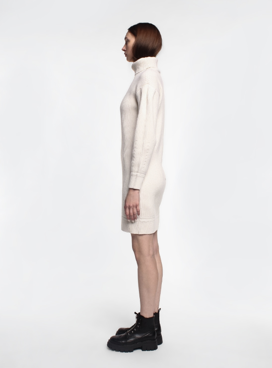 Белое платье свитер Armani Exchange
