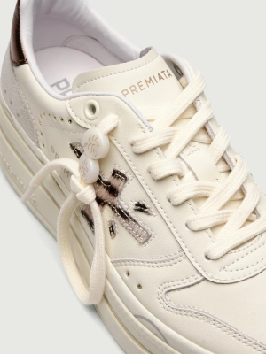 Кеды Premiata Micol 7035 белого цвета с контрастным задником на высокой подошве