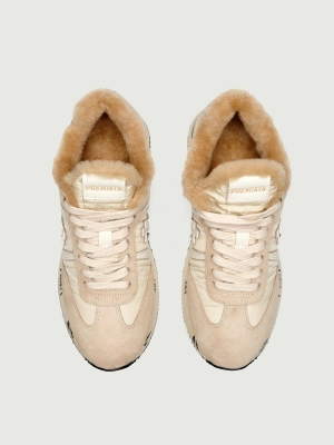 Женские утеплённые кроссовки Premiata CONNY7689M молочного цвета с натуральным мехом
