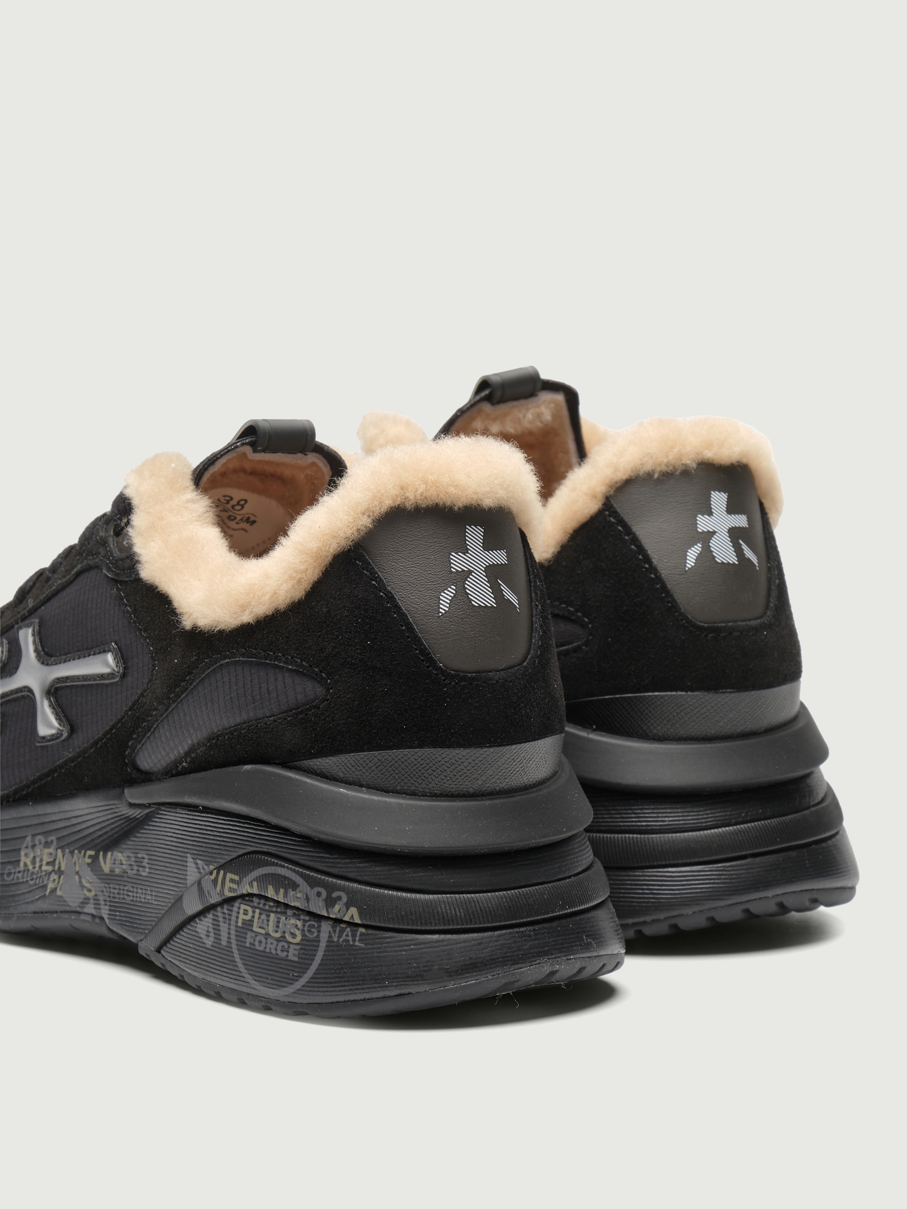 Женские кроссовки Premiata MOERUN 7795M черного цвета утепленные натуральным мехом