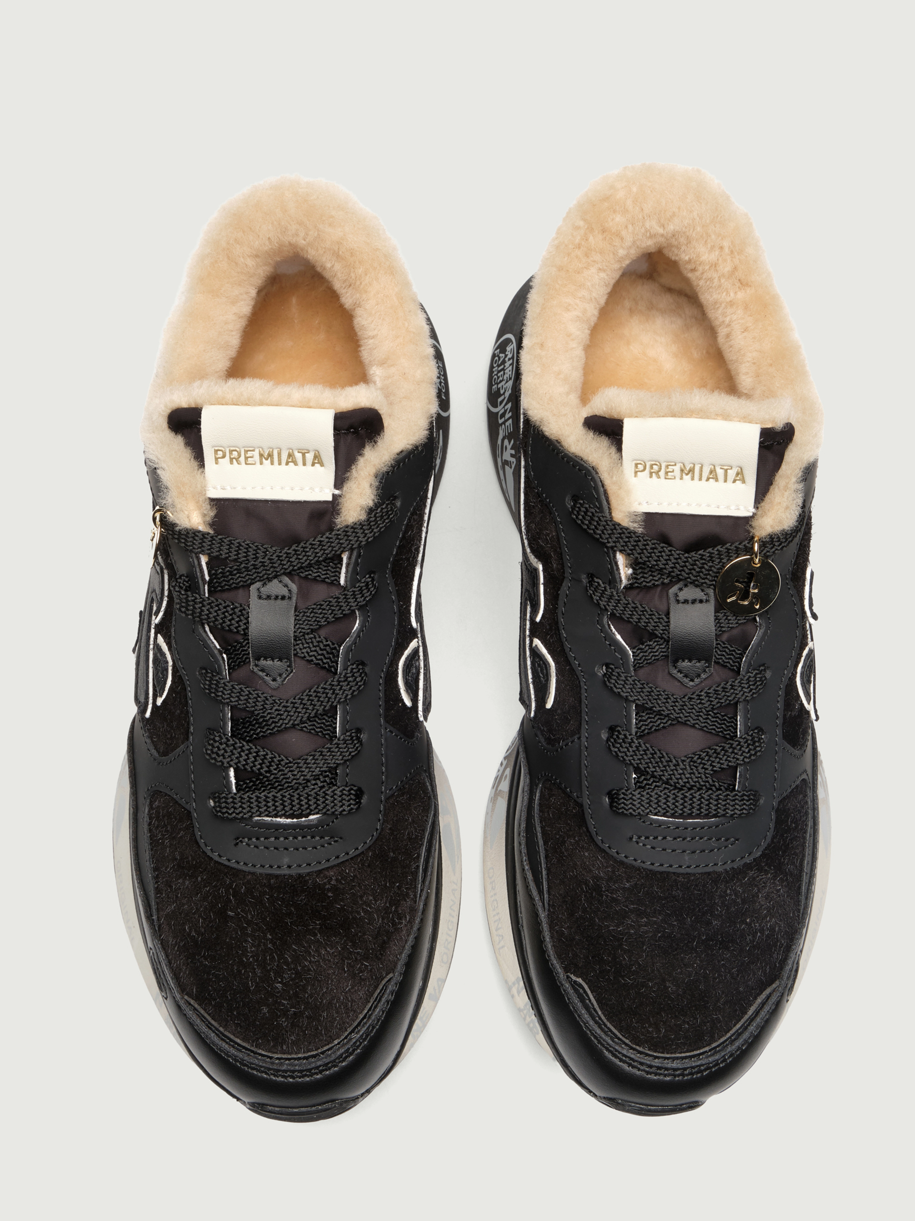 Женские зимние кроссовки Premiata LAURYN 7803M черного цвета