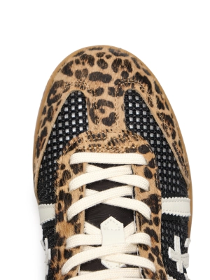 Перфорированные кеды в черном цвете с анималистичным принтом Premiata BONNIED8200 на коричневой подошве