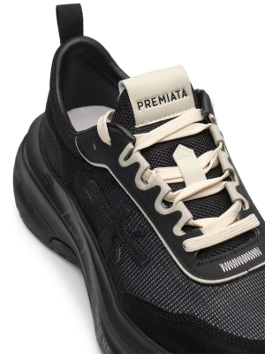 Кроссовки в черном цвете Premiata HILL8240 на рельефной подошве