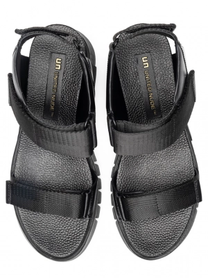 Сандалии в черном цвете на массивной подошве United Nude