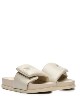 Шлепанцы в молочной цвете на массивной подошве Armani Exchange