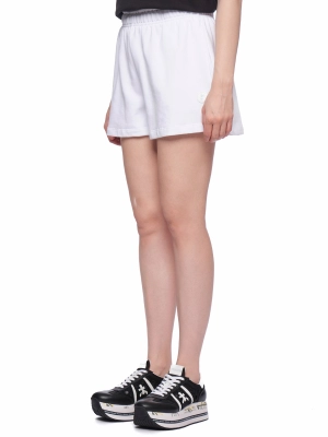 Шорты в белом цвете с резинкой на поясе свободного кроя и с лого бренда Save The Duck